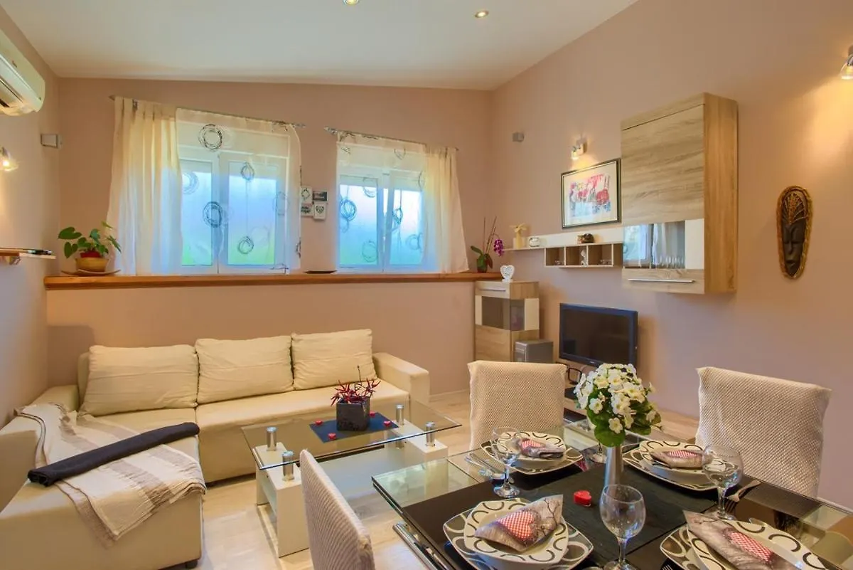 Holiday Home Michelle Sisan